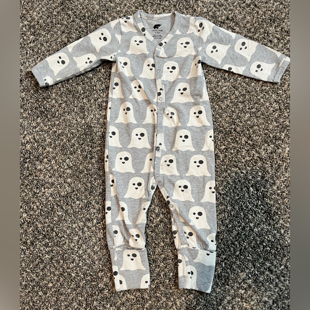 Monica & Andy ghost button pajamas, smoke free home.